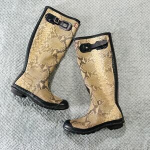 HUNTER Carnaby Snake Print Tall Rain Boots in Natural Wmns 7